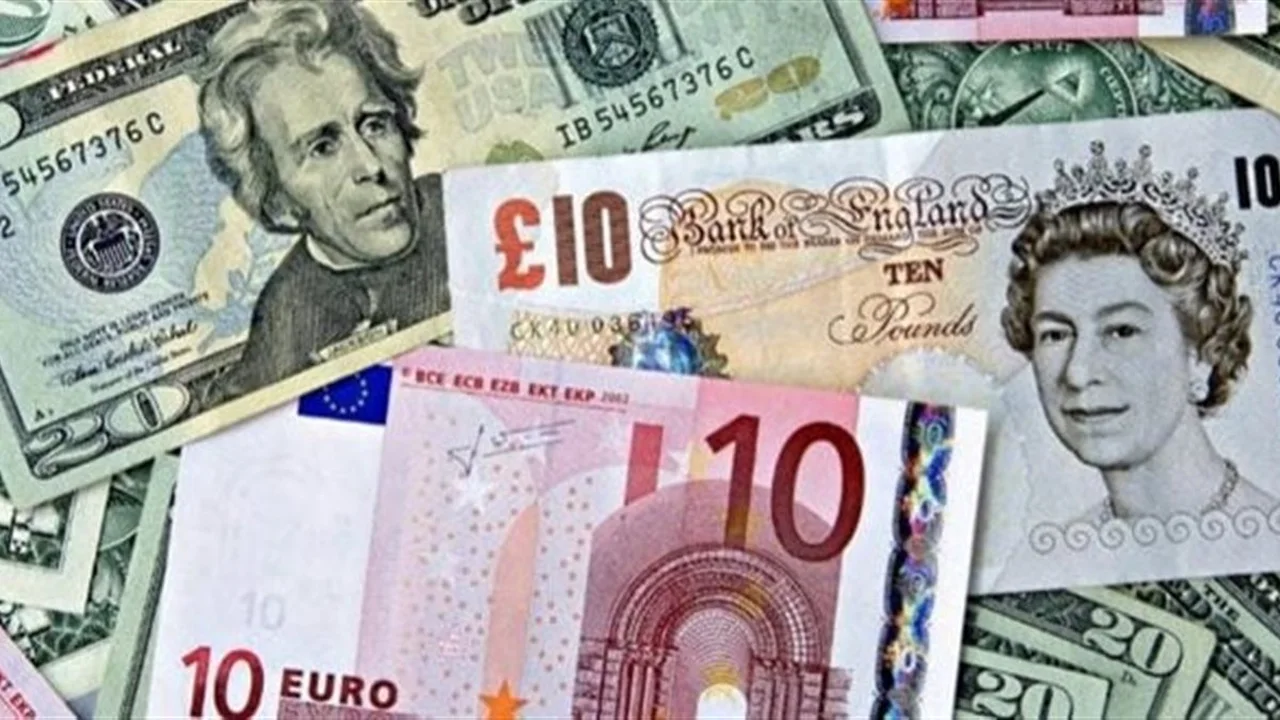 أسعار العملات الأجنبية والعربية مقابل الجنيه المصري في تعاملات السبت
